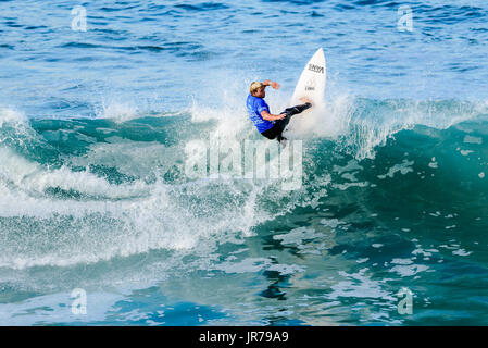 Huntington Beach, USA. 03 August, 2017. Tanner Gudauskas (USA) competes at the 2017 VANS US Open of Surfing. Credit: Benjamin Ginsberg/Alamy Live News. Stock Photo