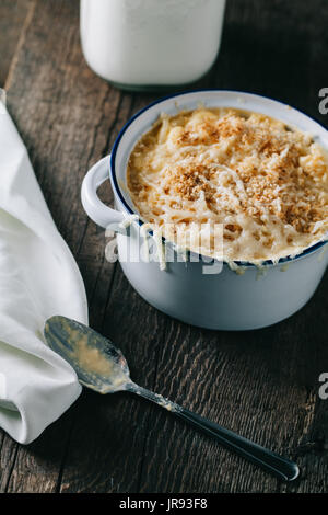 Classic Southern baked mac and cheese Stock Photo