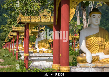 Many Buddha statues near Hpa-an in Myanmar Stock Photo