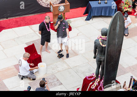 Huntington Beach, USA. 04 August, 2017. Surfing Hall of Fame induction ceremony of Mick Fanning (AUS) in front of Huntington Surf and Sport on Main Street, Huntington Beach, CA. Credit: Benjamin Ginsberg/Alamy Live News. Stock Photo