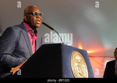 New York, NY, USA. 3rd Aug, 2017. Cultural Producer Voza Rivers attends the celebration of Harlem Week 2017 themed with a salute to ' Harlem: Home of Immigrants' honoring New York's International Diversity held at Gracie Mansion on August 3, 2017 in New York City. Credit: Mpi43/Media Punch/Alamy Live News Stock Photo
