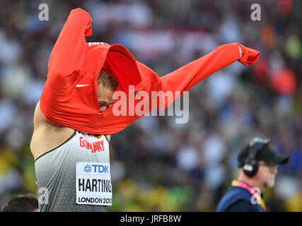 London, Great Britain. 5th Aug, 2017. Germany's Robert Harting prepares for the discus final of the IAAF World Championships in London, Great Britain, 5 August 2017. Photo: Bernd Thissen/dpa/Alamy Live News Stock Photo