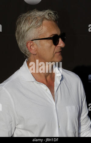 Worms, Germany. 04th Aug, 2017. German actor Dominic Raacke poses for the cameras on the red carpet. Actors, politicians and other VIPs attended the opening night of the 2017 Nibelung Festival in Worms. The play in the 16. Season of the festival is called ‘Glow - Siegfried of Arabia' from Albert Ostermaier. Credit: Michael Debets/Pacific Press/Alamy Live News Stock Photo