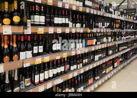 Red and White wine for sale in a supermaket aisle Stock Photo