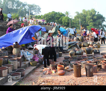 HAI DUONG, VIETNAM, AUGUST, 12: people at the ceramics market on August, 12, 2014 in Hai Duong, Vietnam. Stock Photo
