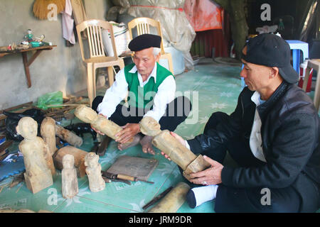 HAI DUONG, VIETNAM, DECEMBER, 31: artisans make water puppetry in Vietnam on december, 31, 2014 in Hai Duong, Vietnam Stock Photo