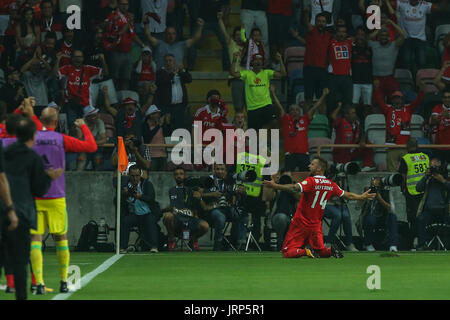 Benfica«s goalkeeper Bruno Varela from Portugal celebrating a goal scored  by Benfica«s forward Jonas from Brazil during the Candido Oliveira Super  Cup match between SL Benfica and Vitoria Guimaraes at Municipal de