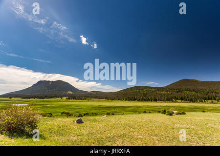 Trail Ridge Road is the name for a stretch of U.S. Highway 34 that traverses Rocky Mountain National Park from Estes Park, Colorado in the east to Gra Stock Photo