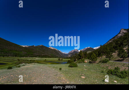 Trail Ridge Road is the name for a stretch of U.S. Highway 34 that traverses Rocky Mountain National Park from Estes Park, Colorado in the east to Gra Stock Photo