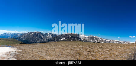 Trail Ridge Road is the name for a stretch of U.S. Highway 34 that traverses Rocky Mountain National Park from Estes Park, Colorado in the east to Gra Stock Photo