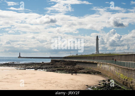 Pier and lighthouses, Roker, Sunderland, north east England, UK Stock Photo