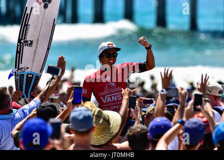 noot Actuator Pijlpunt Crowds on the beach at Vans US Open of Surfing, Huntington Beach,  California, United States of America Stock Photo - Alamy