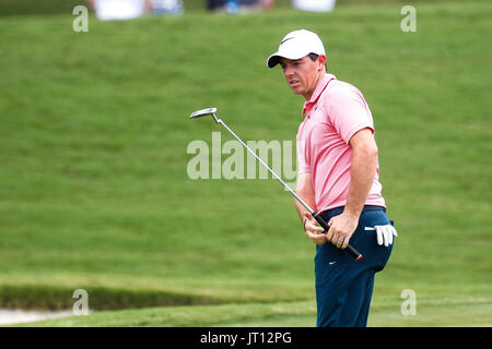 Charlotte, North Caroloina, USA. August 7, 2017: Rory McIlroy of Northern Ireland watches a putt on the 18th green during the First day of practice for the 99th PGA Championship at Quail Hollow Country Club in Charlotte, NC. (Scott Kinser/Cal Sport Media) Credit: Cal Sport Media/Alamy Live News Stock Photo