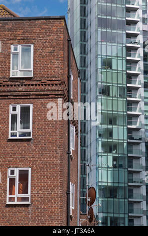 Woodberry Down housing estate in Hackney with mixture of affordable ...