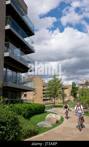 Woodberry Down housing estate in Hackney with mixture of affordable ...