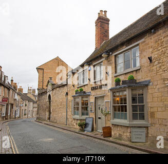 The King's Head pub in stamford, Lincolnshire, England UK Stock Photo ...