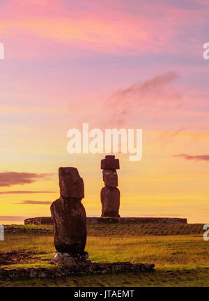 Moais in Tahai Archaeological Complex at sunset, Rapa Nui National Park, UNESCO, Easter Island, Chile Stock Photo