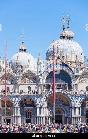 Piazza San Marco (St. Marks Square) with many tourists in front of the Basilica di San Marco, Venice, UNESCO, Veneto, Italy Stock Photo