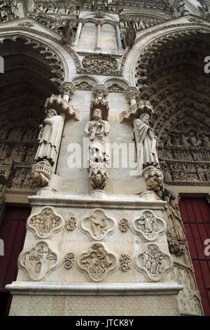 Architectural detail and statues on Cathedral Notre Dame in Place Notre Dame, Amiens, Somme, Hauts de France, France Stock Photo