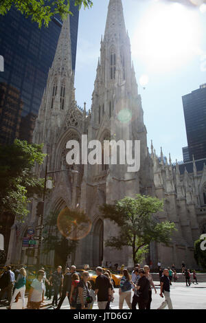 St Patricks Cathedral on Fifth Avenue in Midtown Manhattan - New York - USA Stock Photo