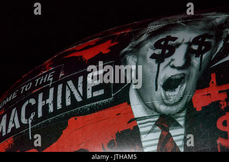 Philadelphia, PA. 8th August, 2017. Roger Waters performs in Philadelphia, PA on his Us+Them tour.  Kelleher Photography Credit: Kelleher Photography/Alamy Live News Credit: Kelleher Photography/Alamy Live News Stock Photo
