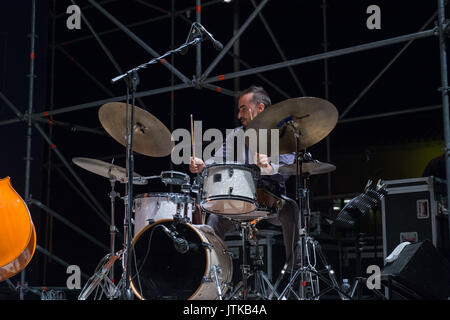 Rome, Italy. 07th Aug, 2017. The famous Italian jazz singer performed on 7/8/2017 at Casa del Jazz in Rome at the end of the 'Summertime 2017' event, presenting his latest album, 'Abbey's Road, a tribute to Abbey Lincoln'. With her on stage, Giovanni Falzone on trumpet, Filippo Vignato on trombone, Matteo Bortone on bass and Ermanno Baron on drums. Ermanno Baron Credit: Leo Claudio De Petris/Pacific Press/Alamy Live News Stock Photo