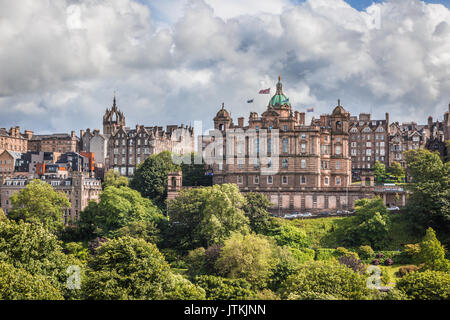 Bank of Scotland building on The Mound, Edinburgh, dates from 1801. Now headquarters of HBOS Halifax and Bank of Scotland Group Stock Photo