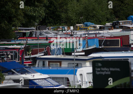Lee Valley Marina, Springfield Park, Stamford Hill E5 London houseboats moored close together Stock Photo