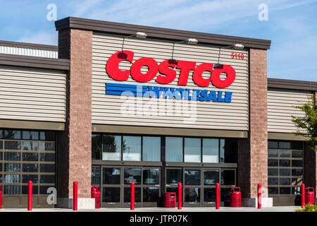 Ft. Wayne - Circa August 2017: Costco Wholesale Location. Costco Wholesale is a Multi-Billion Dollar Global Retailer X Stock Photo