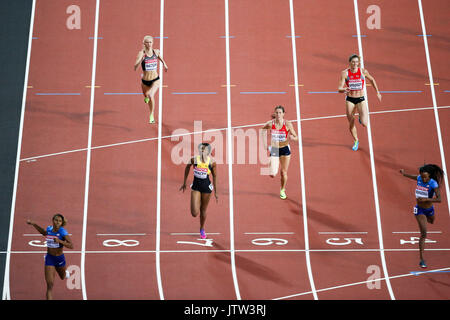 London, UK. 10th August, 2017. Kori Carter, USA, wins the women’s 400m hurdles final with compatriot Dalilah Muhammad, USA, claiming sliver ahead of bronze winner  Ristananna Tracey of Jamaica on day seven of the IAAF London 2017 world Championships at the London Stadium. Credit: Paul Davey/Alamy Live News Stock Photo