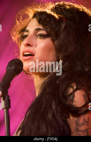 Amy Winehouse, performing live at Shepherds Bush Empire, 28th May 2007 Stock Photo