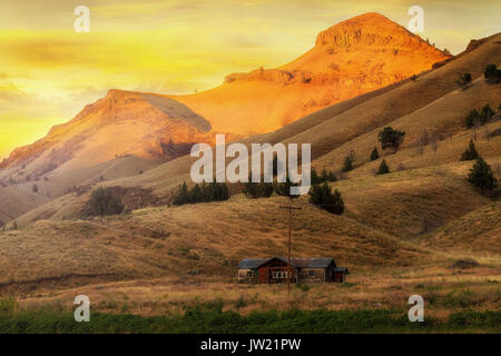 House on the farm in Antelope Central Oregon during sunrise Stock Photo