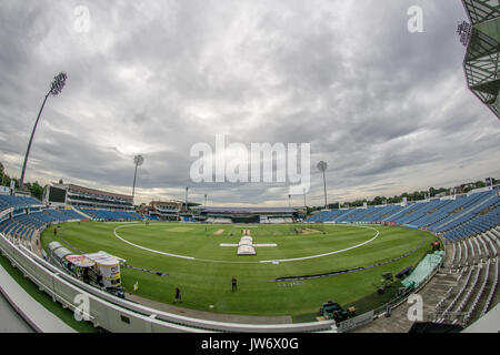 General view of a cloudyovercast Headingley Stadium before the start of Yorkshire Diamonds v Lancashire Thunder.  Yorkshire Diamonds v Lancashire Thunder and Yorkshire Vikings v Lancashire Lightning on Friday 11 August 2017. Photo by Mark P Doherty. Stock Photo