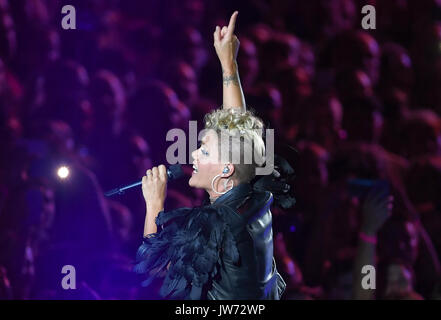Berlin, Germany. 11th Aug, 2017. The US-American singer Pink performs on the stage of the Waldbuehne in Berlin, Germany, 11 August 2017. Photo: Britta Pedersen/dpa-Zentralbild/dpa/Alamy Live News Stock Photo