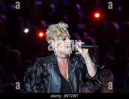 Berlin, Germany. 11th Aug, 2017. The US-American singer Pink performs on the stage of the Waldbuehne in Berlin, Germany, 11 August 2017. Photo: Britta Pedersen/dpa-Zentralbild/dpa/Alamy Live News Stock Photo