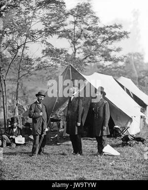 ABRAHAM LINCOLN (centre) with Allan Pinkerton at left and Major General John A. McClernand at the Union HQ on 3 October 1862 after the Battle of Antietam in September. Photo: Alexander Gardner Stock Photo