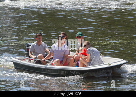 Kingston London, UK. 13th Aug, 2017. People boating on a warm day on the River Thames in Kingston Credit: amer ghazzal/Alamy Live News Stock Photo