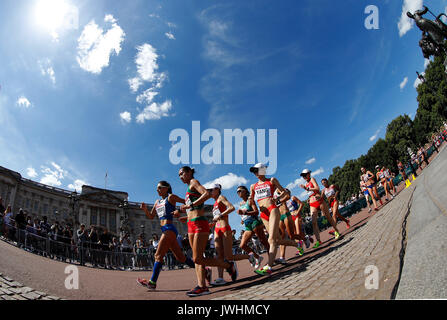 London, Britain. 13th Aug, 2017. Athletes compete during Women's 20km Race Walk on Day 10 of the 2017 IAAF World Championships in London, Britain, on Aug. 13, 2017. Credit: Wang Lili/Xinhua/Alamy Live News Stock Photo