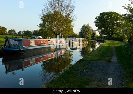 Canal boats near Whitchurch on the Llangollen canal Stock Photo