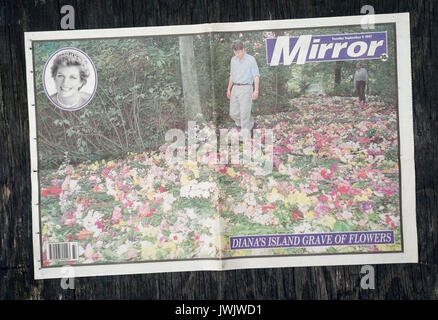 British Newspaper The Mirror reporting the Funeral of Princess Diana from September 1997. Stock Photo