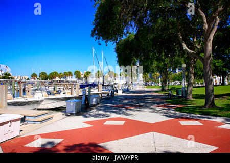 Sarasota Bayfront Park and Marina Jack Trail arch in Sarasota FL, USA ...