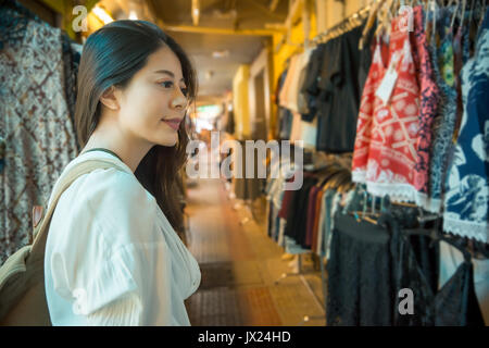 4 shopping markets Indian women love to visit in Bangkok - Dimaak