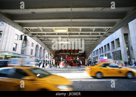 New York, USA. 2nd March. Taxis passing under the bridge at the NY Grand Central Terminal station. Stock Photo