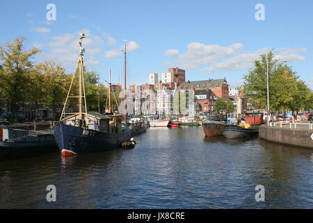 Noorderhaven canal (Northern Harbour) in Groningen, The Netherlands at corner Hoge der A, Hoek van Ameland Stock Photo