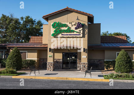 Olive Garden Restaurant Leesburg, Florida USA Stock Photo