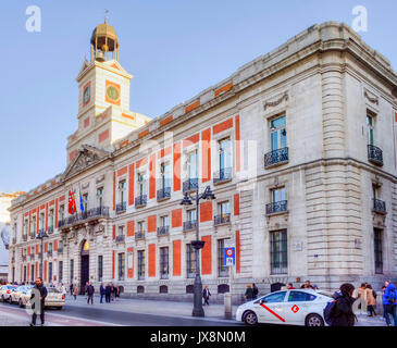 Casa de Correos en la plaza de la Puerta del Sol. Madrid. España Stock Photo