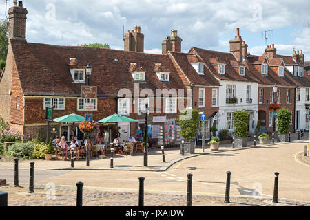 Battle. Burton's Restaurant and tearooms, outside Battle Abbey, the historic site of the famous 1066 battle of Hastings, East Sussex, UK, GB Stock Photo