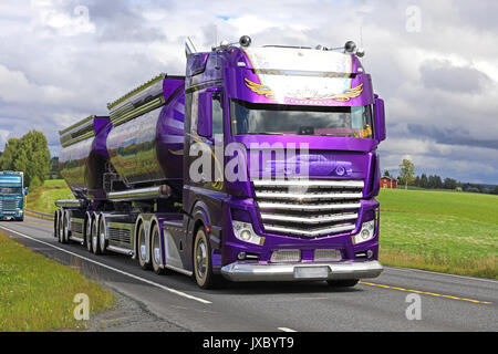 IKAALINEN, FINLAND - AUGUST 13, 2017: New Super truck Mercedes-Benz Actros Lowrider of Kuljetus Auvinen on the road after the successful premiere in P Stock Photo