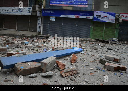 Dhaka, Bangladesh. 15th Aug, 2017. The boom explosion spot in Dhaka, Bangladesh, on August 15, 2017. A suspected militant has been killed in an operation at a hotel in Dhaka's Panthapath area where lawmen conducted a raid suspecting a militant hideout this morning at Hotel Olio International in Dhaka, Bangladesh. Credit: Mamunur Rashid/Alamy Live News Stock Photo