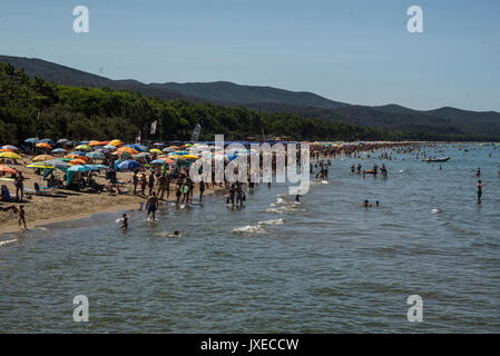 August 15, 2017 - Punta Ala-Follonica, Tuscany, Italy - Punta Ala, Italy-August 15, 2017: Ferragosto in Tuscany the traditional holiday of Italian holidays in Punta Ala, Italy Credit: Stefano Guidi/ZUMA Wire/Alamy Live News Stock Photo